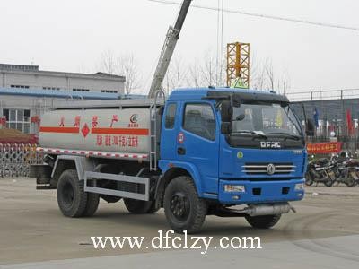 供应东风多利卡加油罐车